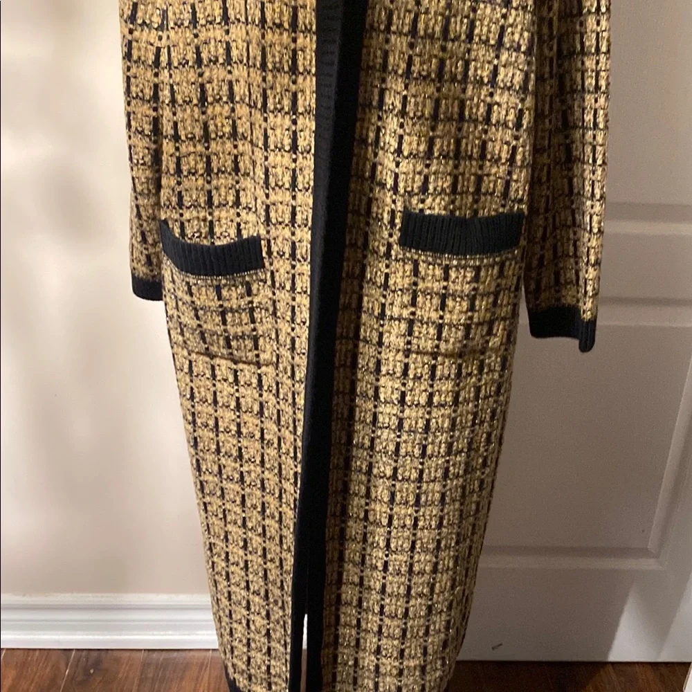 Karl Lagerfeld Black and Gold long cardigan with Classic Elegance - Picture 3 of 10